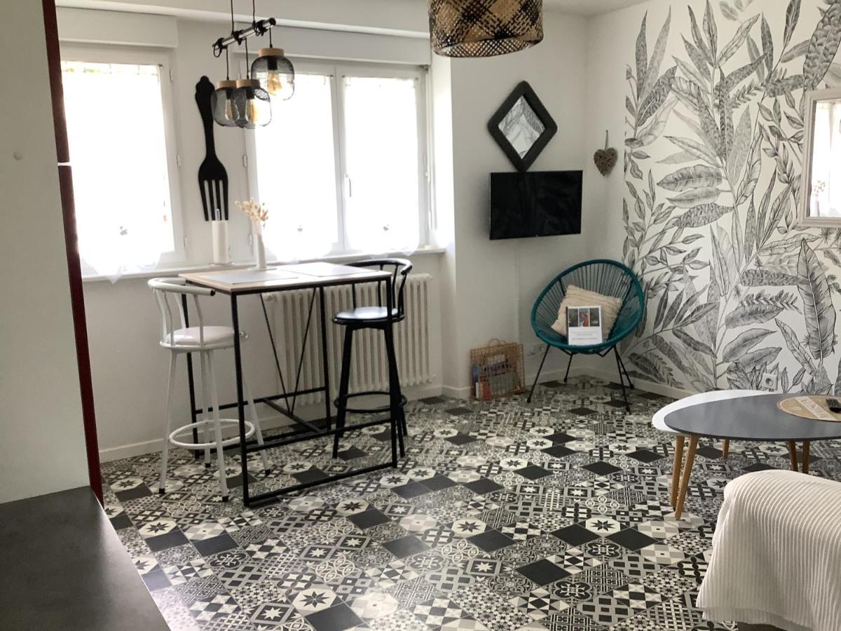 Les Bruyeres Apartment กงการ์โน ภายนอก รูปภาพ